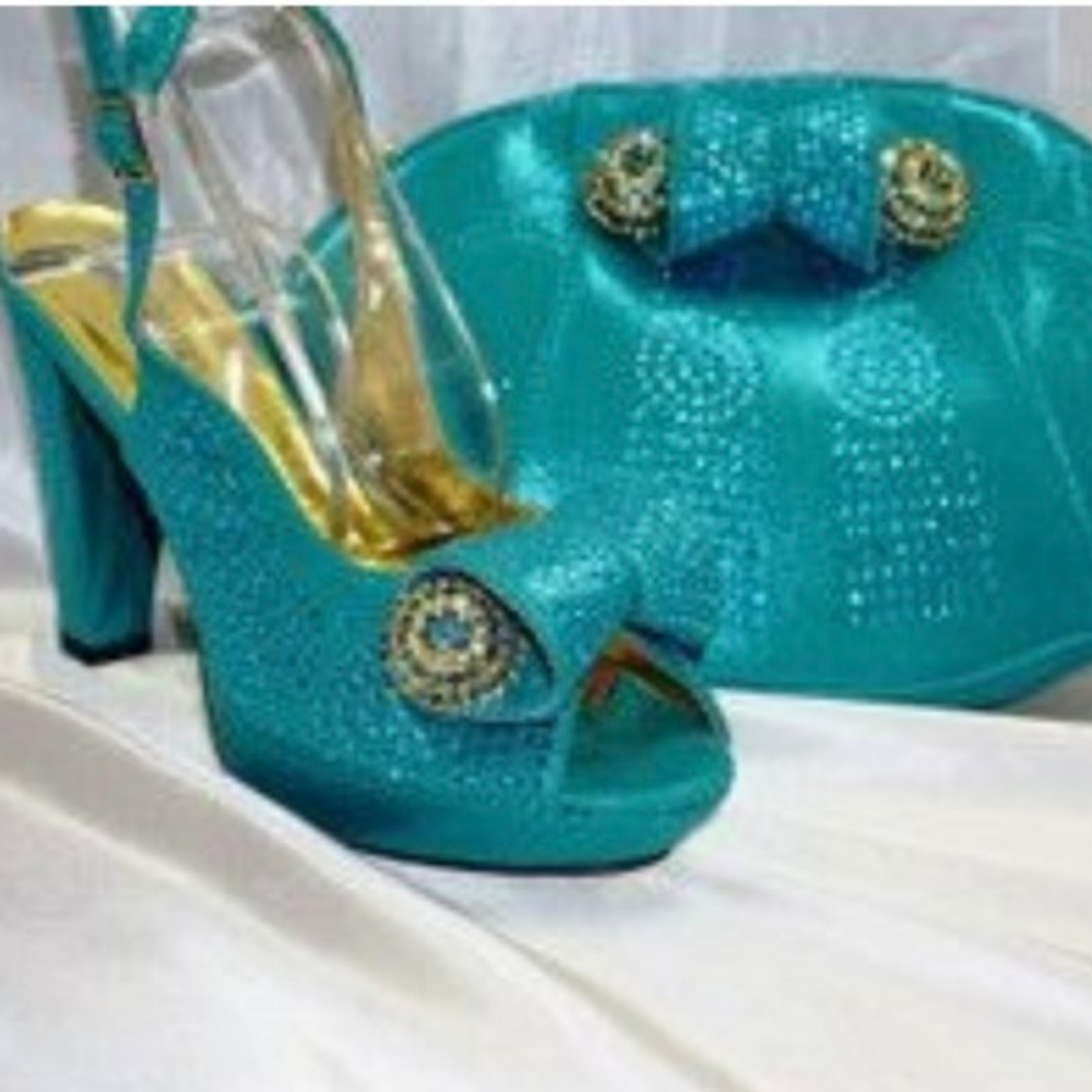 Turquoise show & bag set
